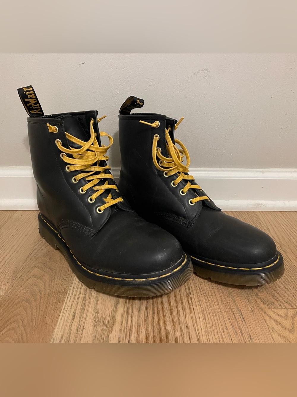 Doc Martens Black Leather Lace-Up Boots with lining- Men's